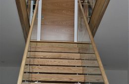 Inboard string staircases