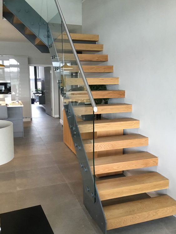 Straight and Cantilevered staircase